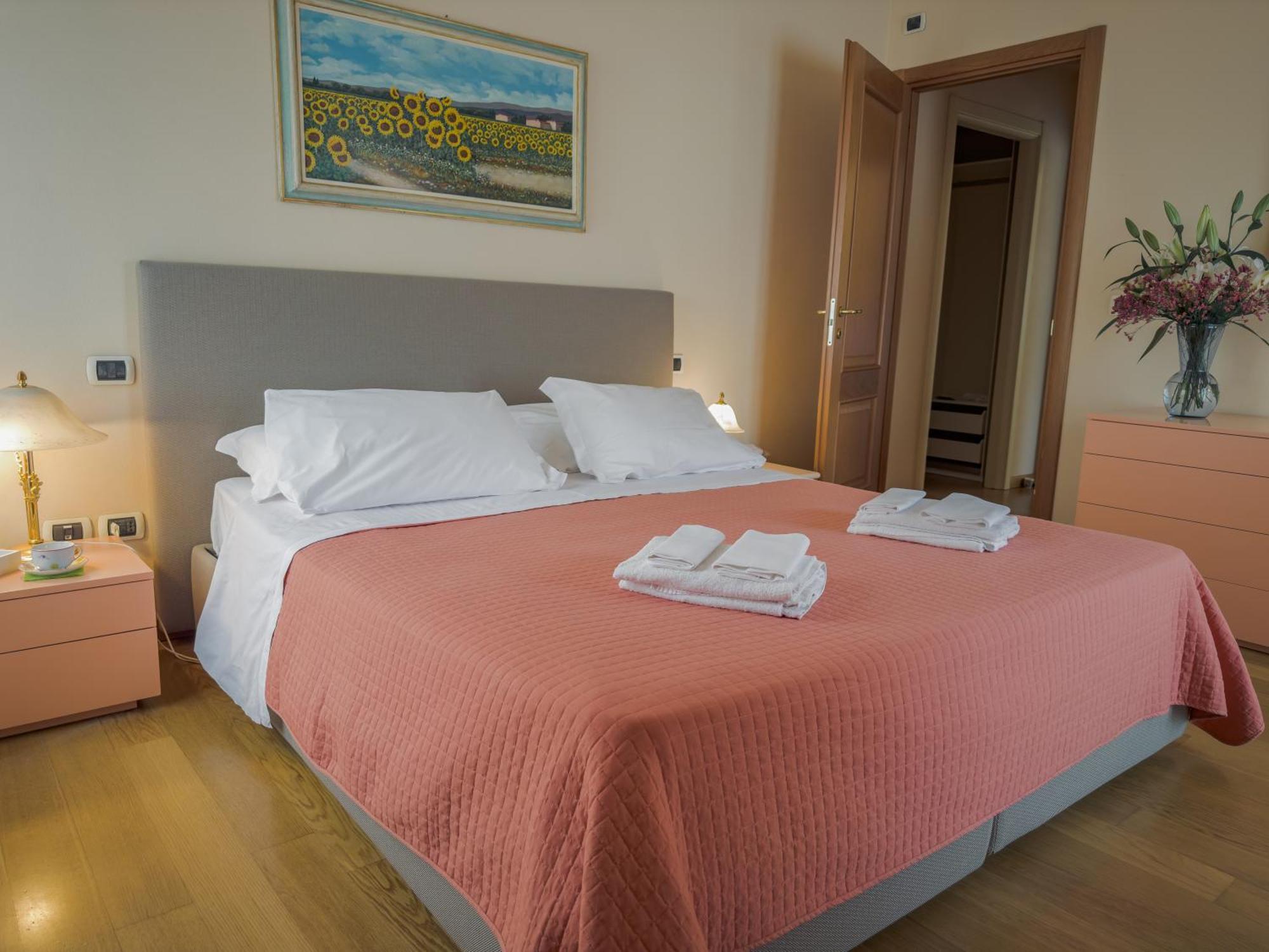 Casa Paolina Aparthotel ลุคคา ภายนอก รูปภาพ