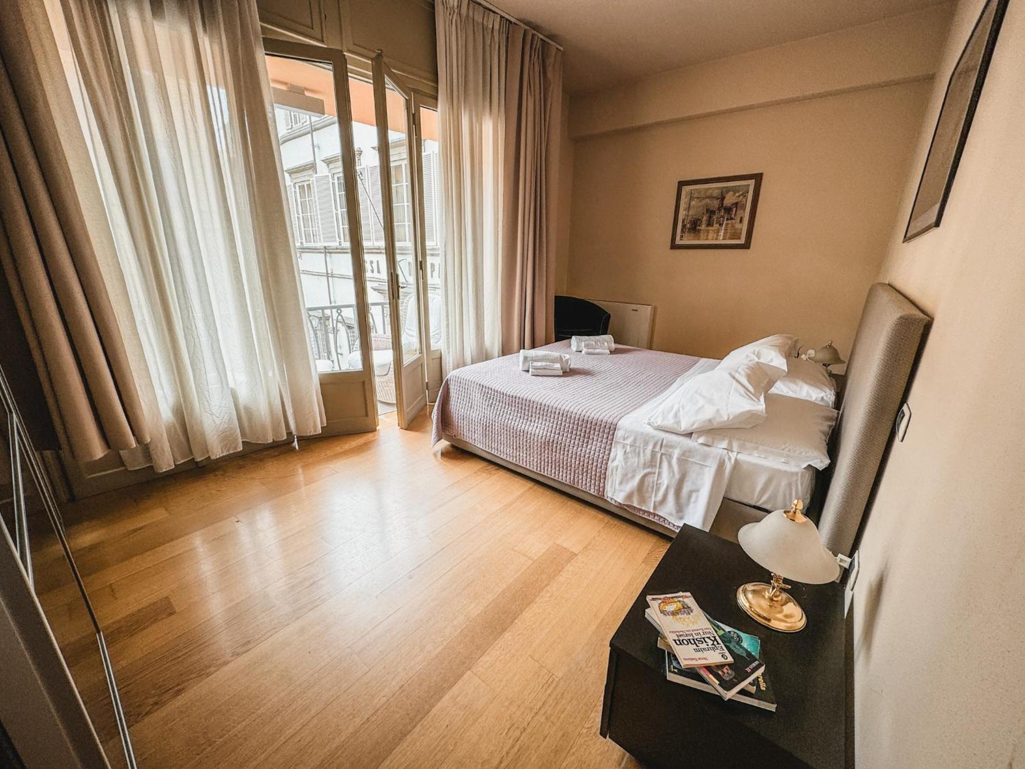 Casa Paolina Aparthotel ลุคคา ภายนอก รูปภาพ